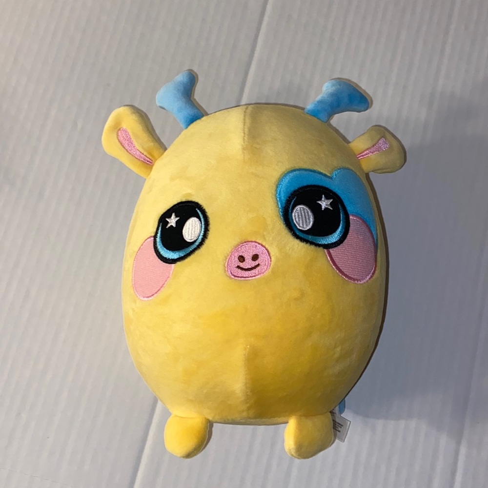 Yellow SQUEEZAMALS Plush Pet Gracie The Giraffe 10" Safari Collection Toy